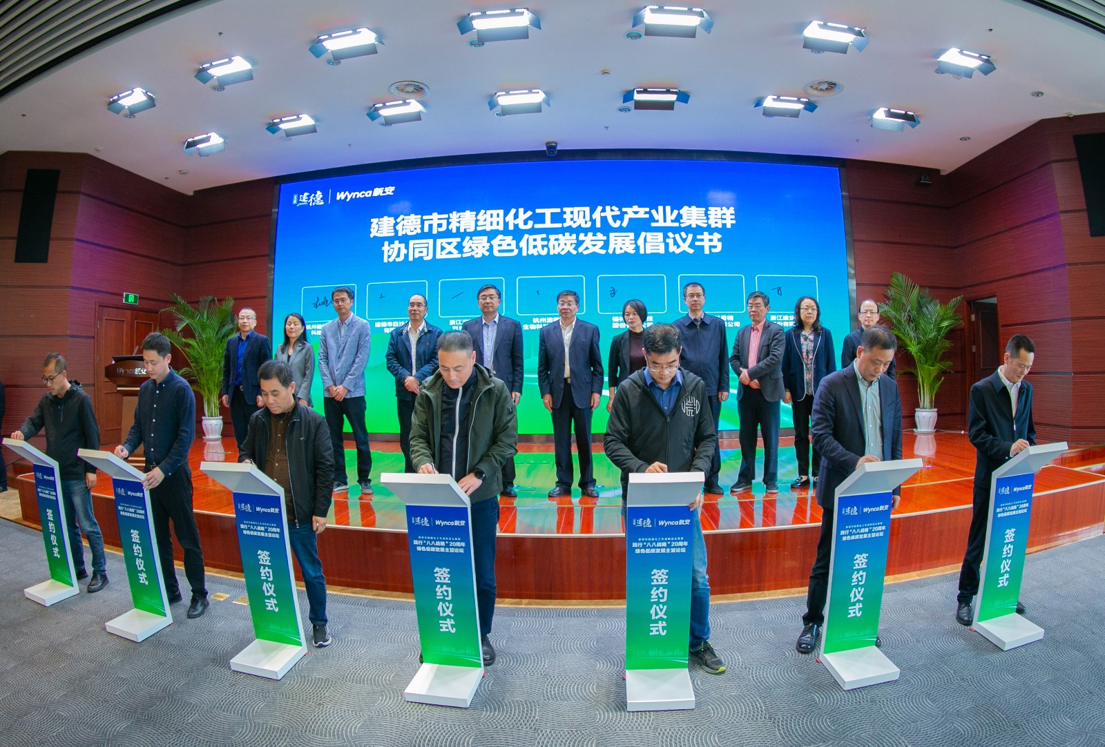 16925304027402188gbP.jpg 16925304027402188gbP.jpg